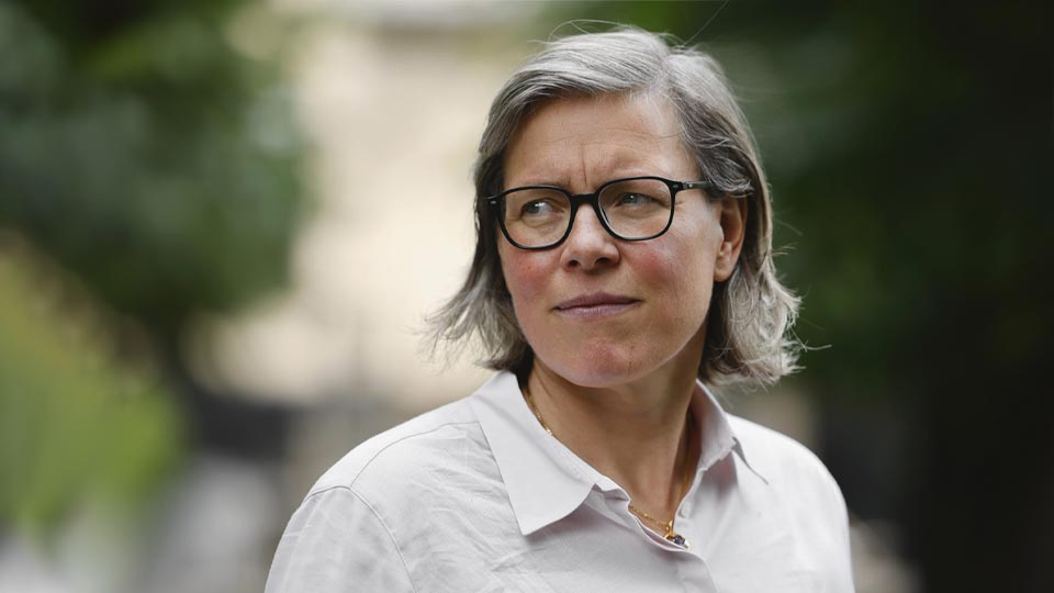 لنا اندرشون